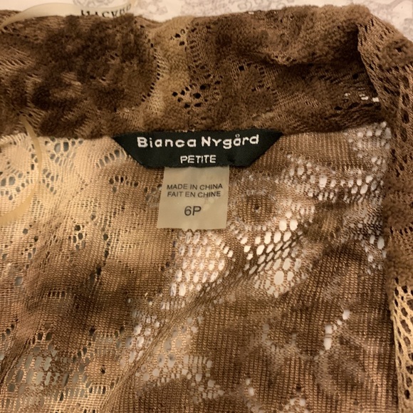 BIANCA NYGARD ombré  lace top 
floral motif or can be worn closed like a Wrap - Picture 5 of 10